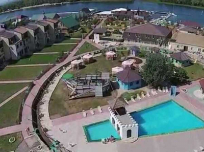 Саратовский радиоприборный завод вновь оспаривает действия приставов, которые пытаются продать его имущество в престижном поселке на Волге