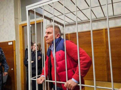 Ян Центер пытается спасти Боброва: аресты в Облкоммунэнерго и крах монополии Корпорации СТС