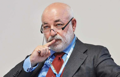 &laquo;Король микрофинансов&raquo; готовится к побегу