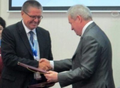 &laquo;Нет человека &ndash; нет проблемы&raquo;. Алексей Улюкаев &laquo;подарил&raquo; Виктору Басаргину Галину Постаногову