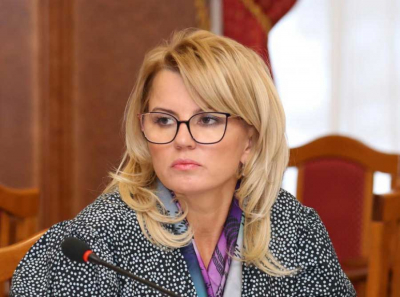 Картонного короля накажут рублем: вице-спикер Диденко прикрывает мужа?