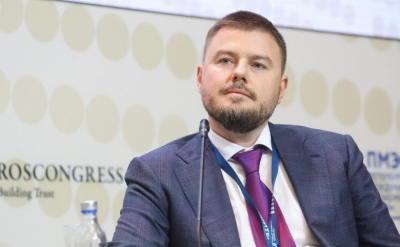 Ушерович на госконтракте, а группа 1520 содержит &laquo;содержанку&raquo; в Европе