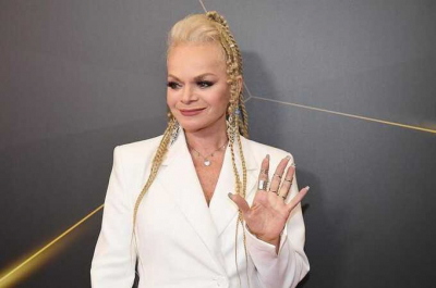 Аферисты обманули Ларису Долину с помощью фальшивого паспорта с фотографией голливудского актера Тома Холланда