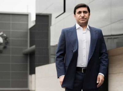 Ян Центер пустит Года Нисанова в огород Уралмашзавода